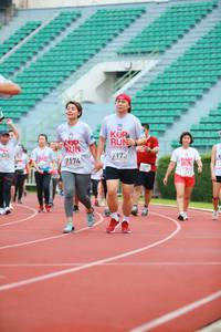 BIB: 7173, 7174, 475, 792
                            <button type="button" onclick="openModal(5884846)" class="btn btn-primary btn-sm float-right btn-popup" data-toggle="modal" data-target=".modal-high-quality">
                        <i class="fas fa-shopping-cart"></i> Add to Cart
                    </button>
                                            <button type="button" onclick="isThisMe(5884846, true)" class="btn btn-success btn-sm float-right btn-popup btn-isme hidden" data-toggle="tooltip" data-placement="bottom" title="นี่คือรูปของคุณใช่ไหม คลิกที่นี่เพื่อเอาเข้าอัลบั้ม">
                        <i class="fas fa-plus"></i> Add to album
                    </button>
                    <button type="button" onclick="isThisMe(5884846, false)" class="btn btn-warning btn-sm float-right btn-popup btn-isnotme hidden">
                        <i class="fas fa-ban"></i> Remove from album
                    </button>