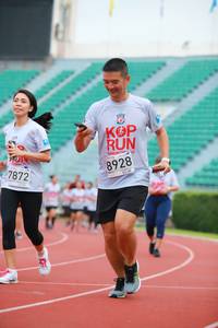 BIB: 7872, 8928
                            <button type="button" onclick="openModal(5884509)" class="btn btn-primary btn-sm float-right btn-popup" data-toggle="modal" data-target=".modal-high-quality">
                        <i class="fas fa-shopping-cart"></i> Add to Cart
                    </button>
                                            <button type="button" onclick="isThisMe(5884509, true)" class="btn btn-success btn-sm float-right btn-popup btn-isme hidden" data-toggle="tooltip" data-placement="bottom" title="นี่คือรูปของคุณใช่ไหม คลิกที่นี่เพื่อเอาเข้าอัลบั้ม">
                        <i class="fas fa-plus"></i> Add to album
                    </button>
                    <button type="button" onclick="isThisMe(5884509, false)" class="btn btn-warning btn-sm float-right btn-popup btn-isnotme hidden">
                        <i class="fas fa-ban"></i> Remove from album
                    </button>