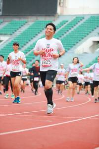 BIB: 1825, 4725
                            <button type="button" onclick="openModal(5886481)" class="btn btn-primary btn-sm float-right btn-popup" data-toggle="modal" data-target=".modal-high-quality">
                        <i class="fas fa-shopping-cart"></i> Add to Cart
                    </button>
                                            <button type="button" onclick="isThisMe(5886481, true)" class="btn btn-success btn-sm float-right btn-popup btn-isme hidden" data-toggle="tooltip" data-placement="bottom" title="นี่คือรูปของคุณใช่ไหม คลิกที่นี่เพื่อเอาเข้าอัลบั้ม">
                        <i class="fas fa-plus"></i> Add to album
                    </button>
                    <button type="button" onclick="isThisMe(5886481, false)" class="btn btn-warning btn-sm float-right btn-popup btn-isnotme hidden">
                        <i class="fas fa-ban"></i> Remove from album
                    </button>