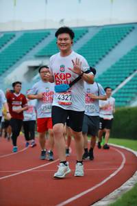 BIB: 4327, 2750, 7548
                            <button type="button" onclick="openModal(5883316)" class="btn btn-primary btn-sm float-right btn-popup" data-toggle="modal" data-target=".modal-high-quality">
                        <i class="fas fa-shopping-cart"></i> Add to Cart
                    </button>
                                            <button type="button" onclick="isThisMe(5883316, true)" class="btn btn-success btn-sm float-right btn-popup btn-isme hidden" data-toggle="tooltip" data-placement="bottom" title="นี่คือรูปของคุณใช่ไหม คลิกที่นี่เพื่อเอาเข้าอัลบั้ม">
                        <i class="fas fa-plus"></i> Add to album
                    </button>
                    <button type="button" onclick="isThisMe(5883316, false)" class="btn btn-warning btn-sm float-right btn-popup btn-isnotme hidden">
                        <i class="fas fa-ban"></i> Remove from album
                    </button>