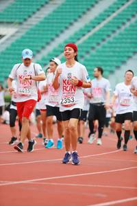 BIB: 4415, 2450, 2353
                            <button type="button" onclick="openModal(5886935)" class="btn btn-primary btn-sm float-right btn-popup" data-toggle="modal" data-target=".modal-high-quality">
                        <i class="fas fa-shopping-cart"></i> Add to Cart
                    </button>
                                            <button type="button" onclick="isThisMe(5886935, true)" class="btn btn-success btn-sm float-right btn-popup btn-isme hidden" data-toggle="tooltip" data-placement="bottom" title="นี่คือรูปของคุณใช่ไหม คลิกที่นี่เพื่อเอาเข้าอัลบั้ม">
                        <i class="fas fa-plus"></i> Add to album
                    </button>
                    <button type="button" onclick="isThisMe(5886935, false)" class="btn btn-warning btn-sm float-right btn-popup btn-isnotme hidden">
                        <i class="fas fa-ban"></i> Remove from album
                    </button>