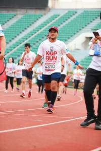 BIB: 2019, 4310
                            <button type="button" onclick="openModal(5892444)" class="btn btn-primary btn-sm float-right btn-popup" data-toggle="modal" data-target=".modal-high-quality">
                        <i class="fas fa-shopping-cart"></i> Add to Cart
                    </button>
                                            <button type="button" onclick="isThisMe(5892444, true)" class="btn btn-success btn-sm float-right btn-popup btn-isme hidden" data-toggle="tooltip" data-placement="bottom" title="นี่คือรูปของคุณใช่ไหม คลิกที่นี่เพื่อเอาเข้าอัลบั้ม">
                        <i class="fas fa-plus"></i> Add to album
                    </button>
                    <button type="button" onclick="isThisMe(5892444, false)" class="btn btn-warning btn-sm float-right btn-popup btn-isnotme hidden">
                        <i class="fas fa-ban"></i> Remove from album
                    </button>