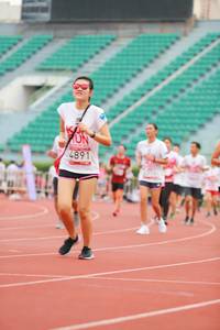 BIB: 4891
                            <button type="button" onclick="openModal(5895959)" class="btn btn-primary btn-sm float-right btn-popup" data-toggle="modal" data-target=".modal-high-quality">
                        <i class="fas fa-shopping-cart"></i> Add to Cart
                    </button>
                                            <button type="button" onclick="isThisMe(5895959, true)" class="btn btn-success btn-sm float-right btn-popup btn-isme hidden" data-toggle="tooltip" data-placement="bottom" title="นี่คือรูปของคุณใช่ไหม คลิกที่นี่เพื่อเอาเข้าอัลบั้ม">
                        <i class="fas fa-plus"></i> Add to album
                    </button>
                    <button type="button" onclick="isThisMe(5895959, false)" class="btn btn-warning btn-sm float-right btn-popup btn-isnotme hidden">
                        <i class="fas fa-ban"></i> Remove from album
                    </button>