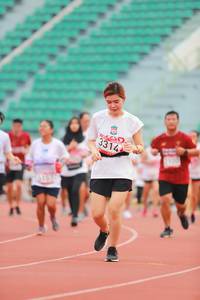 BIB: 3314
                            <button type="button" onclick="openModal(5895806)" class="btn btn-primary btn-sm float-right btn-popup" data-toggle="modal" data-target=".modal-high-quality">
                        <i class="fas fa-shopping-cart"></i> Add to Cart
                    </button>
                                            <button type="button" onclick="isThisMe(5895806, true)" class="btn btn-success btn-sm float-right btn-popup btn-isme hidden" data-toggle="tooltip" data-placement="bottom" title="นี่คือรูปของคุณใช่ไหม คลิกที่นี่เพื่อเอาเข้าอัลบั้ม">
                        <i class="fas fa-plus"></i> Add to album
                    </button>
                    <button type="button" onclick="isThisMe(5895806, false)" class="btn btn-warning btn-sm float-right btn-popup btn-isnotme hidden">
                        <i class="fas fa-ban"></i> Remove from album
                    </button>