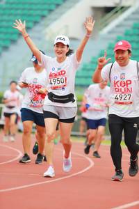 BIB: 4950, 4927
                            <button type="button" onclick="openModal(5887633)" class="btn btn-primary btn-sm float-right btn-popup" data-toggle="modal" data-target=".modal-high-quality">
                        <i class="fas fa-shopping-cart"></i> Add to Cart
                    </button>
                                            <button type="button" onclick="isThisMe(5887633, true)" class="btn btn-success btn-sm float-right btn-popup btn-isme hidden" data-toggle="tooltip" data-placement="bottom" title="นี่คือรูปของคุณใช่ไหม คลิกที่นี่เพื่อเอาเข้าอัลบั้ม">
                        <i class="fas fa-plus"></i> Add to album
                    </button>
                    <button type="button" onclick="isThisMe(5887633, false)" class="btn btn-warning btn-sm float-right btn-popup btn-isnotme hidden">
                        <i class="fas fa-ban"></i> Remove from album
                    </button>