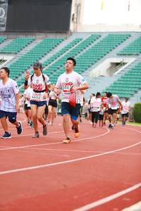 BIB: 586, 4452
                            <button type="button" onclick="openModal(5893367)" class="btn btn-primary btn-sm float-right btn-popup" data-toggle="modal" data-target=".modal-high-quality">
                        <i class="fas fa-shopping-cart"></i> Add to Cart
                    </button>
                                            <button type="button" onclick="isThisMe(5893367, true)" class="btn btn-success btn-sm float-right btn-popup btn-isme hidden" data-toggle="tooltip" data-placement="bottom" title="นี่คือรูปของคุณใช่ไหม คลิกที่นี่เพื่อเอาเข้าอัลบั้ม">
                        <i class="fas fa-plus"></i> Add to album
                    </button>
                    <button type="button" onclick="isThisMe(5893367, false)" class="btn btn-warning btn-sm float-right btn-popup btn-isnotme hidden">
                        <i class="fas fa-ban"></i> Remove from album
                    </button>