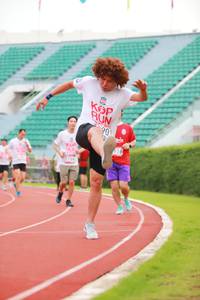 BIB: 901, 1766
                            <button type="button" onclick="openModal(5891247)" class="btn btn-primary btn-sm float-right btn-popup" data-toggle="modal" data-target=".modal-high-quality">
                        <i class="fas fa-shopping-cart"></i> Add to Cart
                    </button>
                                            <button type="button" onclick="isThisMe(5891247, true)" class="btn btn-success btn-sm float-right btn-popup btn-isme hidden" data-toggle="tooltip" data-placement="bottom" title="นี่คือรูปของคุณใช่ไหม คลิกที่นี่เพื่อเอาเข้าอัลบั้ม">
                        <i class="fas fa-plus"></i> Add to album
                    </button>
                    <button type="button" onclick="isThisMe(5891247, false)" class="btn btn-warning btn-sm float-right btn-popup btn-isnotme hidden">
                        <i class="fas fa-ban"></i> Remove from album
                    </button>