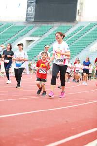 BIB: 6955, 2757
                            <button type="button" onclick="openModal(5892557)" class="btn btn-primary btn-sm float-right btn-popup" data-toggle="modal" data-target=".modal-high-quality">
                        <i class="fas fa-shopping-cart"></i> Add to Cart
                    </button>
                                            <button type="button" onclick="isThisMe(5892557, true)" class="btn btn-success btn-sm float-right btn-popup btn-isme hidden" data-toggle="tooltip" data-placement="bottom" title="นี่คือรูปของคุณใช่ไหม คลิกที่นี่เพื่อเอาเข้าอัลบั้ม">
                        <i class="fas fa-plus"></i> Add to album
                    </button>
                    <button type="button" onclick="isThisMe(5892557, false)" class="btn btn-warning btn-sm float-right btn-popup btn-isnotme hidden">
                        <i class="fas fa-ban"></i> Remove from album
                    </button>