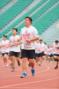 BIB: 3399
                            <button type="button" onclick="openModal(5887083)" class="btn btn-primary btn-sm float-right btn-popup" data-toggle="modal" data-target=".modal-high-quality">
                        <i class="fas fa-shopping-cart"></i> Add to Cart
                    </button>
                                            <button type="button" onclick="isThisMe(5887083, true)" class="btn btn-success btn-sm float-right btn-popup btn-isme hidden" data-toggle="tooltip" data-placement="bottom" title="นี่คือรูปของคุณใช่ไหม คลิกที่นี่เพื่อเอาเข้าอัลบั้ม">
                        <i class="fas fa-plus"></i> Add to album
                    </button>
                    <button type="button" onclick="isThisMe(5887083, false)" class="btn btn-warning btn-sm float-right btn-popup btn-isnotme hidden">
                        <i class="fas fa-ban"></i> Remove from album
                    </button>