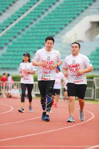 BIB: 2854, 1002
                            <button type="button" onclick="openModal(5887961)" class="btn btn-primary btn-sm float-right btn-popup" data-toggle="modal" data-target=".modal-high-quality">
                        <i class="fas fa-shopping-cart"></i> Add to Cart
                    </button>
                                            <button type="button" onclick="isThisMe(5887961, true)" class="btn btn-success btn-sm float-right btn-popup btn-isme hidden" data-toggle="tooltip" data-placement="bottom" title="นี่คือรูปของคุณใช่ไหม คลิกที่นี่เพื่อเอาเข้าอัลบั้ม">
                        <i class="fas fa-plus"></i> Add to album
                    </button>
                    <button type="button" onclick="isThisMe(5887961, false)" class="btn btn-warning btn-sm float-right btn-popup btn-isnotme hidden">
                        <i class="fas fa-ban"></i> Remove from album
                    </button>