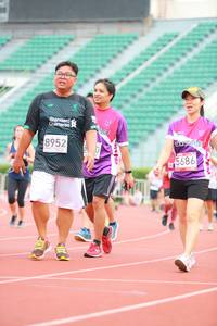 BIB: 8952, 5686
                            <button type="button" onclick="openModal(5890253)" class="btn btn-primary btn-sm float-right btn-popup" data-toggle="modal" data-target=".modal-high-quality">
                        <i class="fas fa-shopping-cart"></i> Add to Cart
                    </button>
                                            <button type="button" onclick="isThisMe(5890253, true)" class="btn btn-success btn-sm float-right btn-popup btn-isme hidden" data-toggle="tooltip" data-placement="bottom" title="นี่คือรูปของคุณใช่ไหม คลิกที่นี่เพื่อเอาเข้าอัลบั้ม">
                        <i class="fas fa-plus"></i> Add to album
                    </button>
                    <button type="button" onclick="isThisMe(5890253, false)" class="btn btn-warning btn-sm float-right btn-popup btn-isnotme hidden">
                        <i class="fas fa-ban"></i> Remove from album
                    </button>