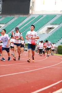 BIB: 586, 4452
                            <button type="button" onclick="openModal(5893361)" class="btn btn-primary btn-sm float-right btn-popup" data-toggle="modal" data-target=".modal-high-quality">
                        <i class="fas fa-shopping-cart"></i> Add to Cart
                    </button>
                                            <button type="button" onclick="isThisMe(5893361, true)" class="btn btn-success btn-sm float-right btn-popup btn-isme hidden" data-toggle="tooltip" data-placement="bottom" title="นี่คือรูปของคุณใช่ไหม คลิกที่นี่เพื่อเอาเข้าอัลบั้ม">
                        <i class="fas fa-plus"></i> Add to album
                    </button>
                    <button type="button" onclick="isThisMe(5893361, false)" class="btn btn-warning btn-sm float-right btn-popup btn-isnotme hidden">
                        <i class="fas fa-ban"></i> Remove from album
                    </button>