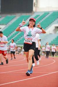 BIB: 4045
                            <button type="button" onclick="openModal(5889629)" class="btn btn-primary btn-sm float-right btn-popup" data-toggle="modal" data-target=".modal-high-quality">
                        <i class="fas fa-shopping-cart"></i> Add to Cart
                    </button>
                                            <button type="button" onclick="isThisMe(5889629, true)" class="btn btn-success btn-sm float-right btn-popup btn-isme hidden" data-toggle="tooltip" data-placement="bottom" title="นี่คือรูปของคุณใช่ไหม คลิกที่นี่เพื่อเอาเข้าอัลบั้ม">
                        <i class="fas fa-plus"></i> Add to album
                    </button>
                    <button type="button" onclick="isThisMe(5889629, false)" class="btn btn-warning btn-sm float-right btn-popup btn-isnotme hidden">
                        <i class="fas fa-ban"></i> Remove from album
                    </button>