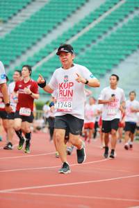 BIB: 201, 1748
                            <button type="button" onclick="openModal(5886822)" class="btn btn-primary btn-sm float-right btn-popup" data-toggle="modal" data-target=".modal-high-quality">
                        <i class="fas fa-shopping-cart"></i> Add to Cart
                    </button>
                                            <button type="button" onclick="isThisMe(5886822, true)" class="btn btn-success btn-sm float-right btn-popup btn-isme hidden" data-toggle="tooltip" data-placement="bottom" title="นี่คือรูปของคุณใช่ไหม คลิกที่นี่เพื่อเอาเข้าอัลบั้ม">
                        <i class="fas fa-plus"></i> Add to album
                    </button>
                    <button type="button" onclick="isThisMe(5886822, false)" class="btn btn-warning btn-sm float-right btn-popup btn-isnotme hidden">
                        <i class="fas fa-ban"></i> Remove from album
                    </button>