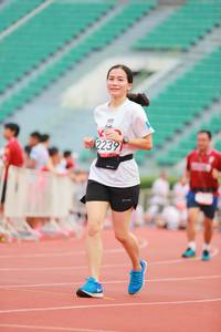 BIB: 2239
                            <button type="button" onclick="openModal(5899217)" class="btn btn-primary btn-sm float-right btn-popup" data-toggle="modal" data-target=".modal-high-quality">
                        <i class="fas fa-shopping-cart"></i> Add to Cart
                    </button>
                                            <button type="button" onclick="isThisMe(5899217, true)" class="btn btn-success btn-sm float-right btn-popup btn-isme hidden" data-toggle="tooltip" data-placement="bottom" title="นี่คือรูปของคุณใช่ไหม คลิกที่นี่เพื่อเอาเข้าอัลบั้ม">
                        <i class="fas fa-plus"></i> Add to album
                    </button>
                    <button type="button" onclick="isThisMe(5899217, false)" class="btn btn-warning btn-sm float-right btn-popup btn-isnotme hidden">
                        <i class="fas fa-ban"></i> Remove from album
                    </button>