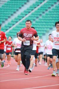 BIB: 407, 7829
                            <button type="button" onclick="openModal(5884493)" class="btn btn-primary btn-sm float-right btn-popup" data-toggle="modal" data-target=".modal-high-quality">
                        <i class="fas fa-shopping-cart"></i> Add to Cart
                    </button>
                                            <button type="button" onclick="isThisMe(5884493, true)" class="btn btn-success btn-sm float-right btn-popup btn-isme hidden" data-toggle="tooltip" data-placement="bottom" title="นี่คือรูปของคุณใช่ไหม คลิกที่นี่เพื่อเอาเข้าอัลบั้ม">
                        <i class="fas fa-plus"></i> Add to album
                    </button>
                    <button type="button" onclick="isThisMe(5884493, false)" class="btn btn-warning btn-sm float-right btn-popup btn-isnotme hidden">
                        <i class="fas fa-ban"></i> Remove from album
                    </button>