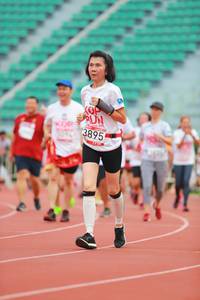 BIB: 3895
                            <button type="button" onclick="openModal(5888389)" class="btn btn-primary btn-sm float-right btn-popup" data-toggle="modal" data-target=".modal-high-quality">
                        <i class="fas fa-shopping-cart"></i> Add to Cart
                    </button>
                                            <button type="button" onclick="isThisMe(5888389, true)" class="btn btn-success btn-sm float-right btn-popup btn-isme hidden" data-toggle="tooltip" data-placement="bottom" title="นี่คือรูปของคุณใช่ไหม คลิกที่นี่เพื่อเอาเข้าอัลบั้ม">
                        <i class="fas fa-plus"></i> Add to album
                    </button>
                    <button type="button" onclick="isThisMe(5888389, false)" class="btn btn-warning btn-sm float-right btn-popup btn-isnotme hidden">
                        <i class="fas fa-ban"></i> Remove from album
                    </button>