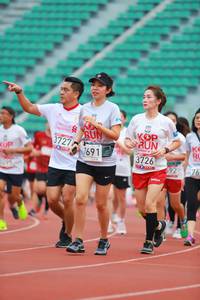 BIB: 3727, 1691, 3726, 692, 095
                            <button type="button" onclick="openModal(5886127)" class="btn btn-primary btn-sm float-right btn-popup" data-toggle="modal" data-target=".modal-high-quality">
                        <i class="fas fa-shopping-cart"></i> Add to Cart
                    </button>
                                            <button type="button" onclick="isThisMe(5886127, true)" class="btn btn-success btn-sm float-right btn-popup btn-isme hidden" data-toggle="tooltip" data-placement="bottom" title="นี่คือรูปของคุณใช่ไหม คลิกที่นี่เพื่อเอาเข้าอัลบั้ม">
                        <i class="fas fa-plus"></i> Add to album
                    </button>
                    <button type="button" onclick="isThisMe(5886127, false)" class="btn btn-warning btn-sm float-right btn-popup btn-isnotme hidden">
                        <i class="fas fa-ban"></i> Remove from album
                    </button>