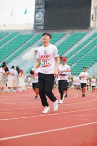 BIB: 5773
                            <button type="button" onclick="openModal(5889754)" class="btn btn-primary btn-sm float-right btn-popup" data-toggle="modal" data-target=".modal-high-quality">
                        <i class="fas fa-shopping-cart"></i> Add to Cart
                    </button>
                                            <button type="button" onclick="isThisMe(5889754, true)" class="btn btn-success btn-sm float-right btn-popup btn-isme hidden" data-toggle="tooltip" data-placement="bottom" title="นี่คือรูปของคุณใช่ไหม คลิกที่นี่เพื่อเอาเข้าอัลบั้ม">
                        <i class="fas fa-plus"></i> Add to album
                    </button>
                    <button type="button" onclick="isThisMe(5889754, false)" class="btn btn-warning btn-sm float-right btn-popup btn-isnotme hidden">
                        <i class="fas fa-ban"></i> Remove from album
                    </button>