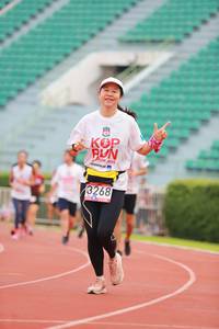 BIB: 2010, 3268
                            <button type="button" onclick="openModal(5895552)" class="btn btn-primary btn-sm float-right btn-popup" data-toggle="modal" data-target=".modal-high-quality">
                        <i class="fas fa-shopping-cart"></i> Add to Cart
                    </button>
                                            <button type="button" onclick="isThisMe(5895552, true)" class="btn btn-success btn-sm float-right btn-popup btn-isme hidden" data-toggle="tooltip" data-placement="bottom" title="นี่คือรูปของคุณใช่ไหม คลิกที่นี่เพื่อเอาเข้าอัลบั้ม">
                        <i class="fas fa-plus"></i> Add to album
                    </button>
                    <button type="button" onclick="isThisMe(5895552, false)" class="btn btn-warning btn-sm float-right btn-popup btn-isnotme hidden">
                        <i class="fas fa-ban"></i> Remove from album
                    </button>