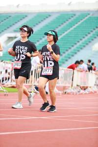 BIB: 3977, 3983
                            <button type="button" onclick="openModal(5898600)" class="btn btn-primary btn-sm float-right btn-popup" data-toggle="modal" data-target=".modal-high-quality">
                        <i class="fas fa-shopping-cart"></i> Add to Cart
                    </button>
                                            <button type="button" onclick="isThisMe(5898600, true)" class="btn btn-success btn-sm float-right btn-popup btn-isme hidden" data-toggle="tooltip" data-placement="bottom" title="นี่คือรูปของคุณใช่ไหม คลิกที่นี่เพื่อเอาเข้าอัลบั้ม">
                        <i class="fas fa-plus"></i> Add to album
                    </button>
                    <button type="button" onclick="isThisMe(5898600, false)" class="btn btn-warning btn-sm float-right btn-popup btn-isnotme hidden">
                        <i class="fas fa-ban"></i> Remove from album
                    </button>