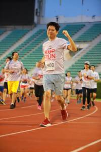 BIB: 201, 6900, 430
                            <button type="button" onclick="openModal(5881917)" class="btn btn-primary btn-sm float-right btn-popup" data-toggle="modal" data-target=".modal-high-quality">
                        <i class="fas fa-shopping-cart"></i> Add to Cart
                    </button>
                                            <button type="button" onclick="isThisMe(5881917, true)" class="btn btn-success btn-sm float-right btn-popup btn-isme hidden" data-toggle="tooltip" data-placement="bottom" title="นี่คือรูปของคุณใช่ไหม คลิกที่นี่เพื่อเอาเข้าอัลบั้ม">
                        <i class="fas fa-plus"></i> Add to album
                    </button>
                    <button type="button" onclick="isThisMe(5881917, false)" class="btn btn-warning btn-sm float-right btn-popup btn-isnotme hidden">
                        <i class="fas fa-ban"></i> Remove from album
                    </button>