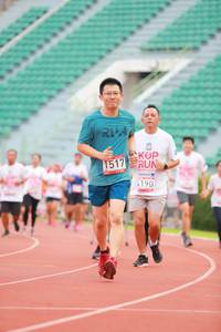 BIB: 1517, 190
                            <button type="button" onclick="openModal(5894481)" class="btn btn-primary btn-sm float-right btn-popup" data-toggle="modal" data-target=".modal-high-quality">
                        <i class="fas fa-shopping-cart"></i> Add to Cart
                    </button>
                                            <button type="button" onclick="isThisMe(5894481, true)" class="btn btn-success btn-sm float-right btn-popup btn-isme hidden" data-toggle="tooltip" data-placement="bottom" title="นี่คือรูปของคุณใช่ไหม คลิกที่นี่เพื่อเอาเข้าอัลบั้ม">
                        <i class="fas fa-plus"></i> Add to album
                    </button>
                    <button type="button" onclick="isThisMe(5894481, false)" class="btn btn-warning btn-sm float-right btn-popup btn-isnotme hidden">
                        <i class="fas fa-ban"></i> Remove from album
                    </button>