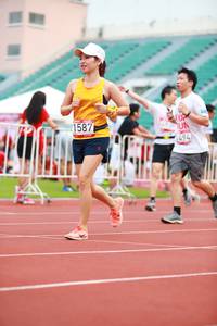 BIB: 1587, 494
                            <button type="button" onclick="openModal(5887002)" class="btn btn-primary btn-sm float-right btn-popup" data-toggle="modal" data-target=".modal-high-quality">
                        <i class="fas fa-shopping-cart"></i> Add to Cart
                    </button>
                                            <button type="button" onclick="isThisMe(5887002, true)" class="btn btn-success btn-sm float-right btn-popup btn-isme hidden" data-toggle="tooltip" data-placement="bottom" title="นี่คือรูปของคุณใช่ไหม คลิกที่นี่เพื่อเอาเข้าอัลบั้ม">
                        <i class="fas fa-plus"></i> Add to album
                    </button>
                    <button type="button" onclick="isThisMe(5887002, false)" class="btn btn-warning btn-sm float-right btn-popup btn-isnotme hidden">
                        <i class="fas fa-ban"></i> Remove from album
                    </button>