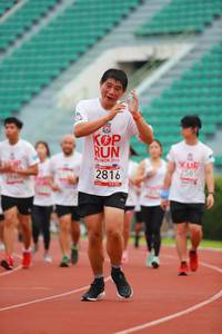 BIB: 2019, 2585, 2816
                            <button type="button" onclick="openModal(5890937)" class="btn btn-primary btn-sm float-right btn-popup" data-toggle="modal" data-target=".modal-high-quality">
                        <i class="fas fa-shopping-cart"></i> Add to Cart
                    </button>
                                            <button type="button" onclick="isThisMe(5890937, true)" class="btn btn-success btn-sm float-right btn-popup btn-isme hidden" data-toggle="tooltip" data-placement="bottom" title="นี่คือรูปของคุณใช่ไหม คลิกที่นี่เพื่อเอาเข้าอัลบั้ม">
                        <i class="fas fa-plus"></i> Add to album
                    </button>
                    <button type="button" onclick="isThisMe(5890937, false)" class="btn btn-warning btn-sm float-right btn-popup btn-isnotme hidden">
                        <i class="fas fa-ban"></i> Remove from album
                    </button>