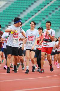 BIB: 3204, 8203, 1637, 1636
                            <button type="button" onclick="openModal(5888644)" class="btn btn-primary btn-sm float-right btn-popup" data-toggle="modal" data-target=".modal-high-quality">
                        <i class="fas fa-shopping-cart"></i> Add to Cart
                    </button>
                                            <button type="button" onclick="isThisMe(5888644, true)" class="btn btn-success btn-sm float-right btn-popup btn-isme hidden" data-toggle="tooltip" data-placement="bottom" title="นี่คือรูปของคุณใช่ไหม คลิกที่นี่เพื่อเอาเข้าอัลบั้ม">
                        <i class="fas fa-plus"></i> Add to album
                    </button>
                    <button type="button" onclick="isThisMe(5888644, false)" class="btn btn-warning btn-sm float-right btn-popup btn-isnotme hidden">
                        <i class="fas fa-ban"></i> Remove from album
                    </button>