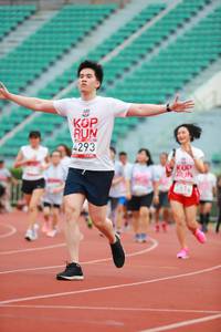 BIB: 4293, 9514
                            <button type="button" onclick="openModal(5887905)" class="btn btn-primary btn-sm float-right btn-popup" data-toggle="modal" data-target=".modal-high-quality">
                        <i class="fas fa-shopping-cart"></i> Add to Cart
                    </button>
                                            <button type="button" onclick="isThisMe(5887905, true)" class="btn btn-success btn-sm float-right btn-popup btn-isme hidden" data-toggle="tooltip" data-placement="bottom" title="นี่คือรูปของคุณใช่ไหม คลิกที่นี่เพื่อเอาเข้าอัลบั้ม">
                        <i class="fas fa-plus"></i> Add to album
                    </button>
                    <button type="button" onclick="isThisMe(5887905, false)" class="btn btn-warning btn-sm float-right btn-popup btn-isnotme hidden">
                        <i class="fas fa-ban"></i> Remove from album
                    </button>