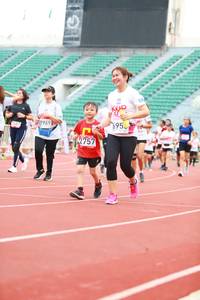 BIB: 7969, 695, 2757
                            <button type="button" onclick="openModal(5892522)" class="btn btn-primary btn-sm float-right btn-popup" data-toggle="modal" data-target=".modal-high-quality">
                        <i class="fas fa-shopping-cart"></i> Add to Cart
                    </button>
                                            <button type="button" onclick="isThisMe(5892522, true)" class="btn btn-success btn-sm float-right btn-popup btn-isme hidden" data-toggle="tooltip" data-placement="bottom" title="นี่คือรูปของคุณใช่ไหม คลิกที่นี่เพื่อเอาเข้าอัลบั้ม">
                        <i class="fas fa-plus"></i> Add to album
                    </button>
                    <button type="button" onclick="isThisMe(5892522, false)" class="btn btn-warning btn-sm float-right btn-popup btn-isnotme hidden">
                        <i class="fas fa-ban"></i> Remove from album
                    </button>