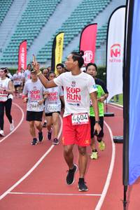 BIB: 7650, 7649, 4604
                            <button type="button" onclick="openModal(6104928)" class="btn btn-primary btn-sm float-right btn-popup" data-toggle="modal" data-target=".modal-high-quality">
                        <i class="fas fa-shopping-cart"></i> Add to Cart
                    </button>
                                            <button type="button" onclick="isThisMe(6104928, true)" class="btn btn-success btn-sm float-right btn-popup btn-isme hidden" data-toggle="tooltip" data-placement="bottom" title="นี่คือรูปของคุณใช่ไหม คลิกที่นี่เพื่อเอาเข้าอัลบั้ม">
                        <i class="fas fa-plus"></i> Add to album
                    </button>
                    <button type="button" onclick="isThisMe(6104928, false)" class="btn btn-warning btn-sm float-right btn-popup btn-isnotme hidden">
                        <i class="fas fa-ban"></i> Remove from album
                    </button>