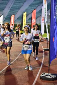 BIB: 6574, 8770, 7345
                            <button type="button" onclick="openModal(6104431)" class="btn btn-primary btn-sm float-right btn-popup" data-toggle="modal" data-target=".modal-high-quality">
                        <i class="fas fa-shopping-cart"></i> Add to Cart
                    </button>
                                            <button type="button" onclick="isThisMe(6104431, true)" class="btn btn-success btn-sm float-right btn-popup btn-isme hidden" data-toggle="tooltip" data-placement="bottom" title="นี่คือรูปของคุณใช่ไหม คลิกที่นี่เพื่อเอาเข้าอัลบั้ม">
                        <i class="fas fa-plus"></i> Add to album
                    </button>
                    <button type="button" onclick="isThisMe(6104431, false)" class="btn btn-warning btn-sm float-right btn-popup btn-isnotme hidden">
                        <i class="fas fa-ban"></i> Remove from album
                    </button>