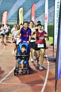 BIB: 647
                            <button type="button" onclick="openModal(6104413)" class="btn btn-primary btn-sm float-right btn-popup" data-toggle="modal" data-target=".modal-high-quality">
                        <i class="fas fa-shopping-cart"></i> Add to Cart
                    </button>
                                            <button type="button" onclick="isThisMe(6104413, true)" class="btn btn-success btn-sm float-right btn-popup btn-isme hidden" data-toggle="tooltip" data-placement="bottom" title="นี่คือรูปของคุณใช่ไหม คลิกที่นี่เพื่อเอาเข้าอัลบั้ม">
                        <i class="fas fa-plus"></i> Add to album
                    </button>
                    <button type="button" onclick="isThisMe(6104413, false)" class="btn btn-warning btn-sm float-right btn-popup btn-isnotme hidden">
                        <i class="fas fa-ban"></i> Remove from album
                    </button>