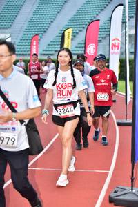 BIB: 2422, 3244, 979
                            <button type="button" onclick="openModal(6104973)" class="btn btn-primary btn-sm float-right btn-popup" data-toggle="modal" data-target=".modal-high-quality">
                        <i class="fas fa-shopping-cart"></i> Add to Cart
                    </button>
                                            <button type="button" onclick="isThisMe(6104973, true)" class="btn btn-success btn-sm float-right btn-popup btn-isme hidden" data-toggle="tooltip" data-placement="bottom" title="นี่คือรูปของคุณใช่ไหม คลิกที่นี่เพื่อเอาเข้าอัลบั้ม">
                        <i class="fas fa-plus"></i> Add to album
                    </button>
                    <button type="button" onclick="isThisMe(6104973, false)" class="btn btn-warning btn-sm float-right btn-popup btn-isnotme hidden">
                        <i class="fas fa-ban"></i> Remove from album
                    </button>