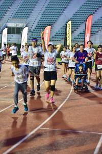 BIB: 6918, 849
                            <button type="button" onclick="openModal(6104408)" class="btn btn-primary btn-sm float-right btn-popup" data-toggle="modal" data-target=".modal-high-quality">
                        <i class="fas fa-shopping-cart"></i> Add to Cart
                    </button>
                                            <button type="button" onclick="isThisMe(6104408, true)" class="btn btn-success btn-sm float-right btn-popup btn-isme hidden" data-toggle="tooltip" data-placement="bottom" title="นี่คือรูปของคุณใช่ไหม คลิกที่นี่เพื่อเอาเข้าอัลบั้ม">
                        <i class="fas fa-plus"></i> Add to album
                    </button>
                    <button type="button" onclick="isThisMe(6104408, false)" class="btn btn-warning btn-sm float-right btn-popup btn-isnotme hidden">
                        <i class="fas fa-ban"></i> Remove from album
                    </button>