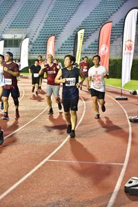 BIB: 4206, 569, 6190
                            <button type="button" onclick="openModal(6104160)" class="btn btn-primary btn-sm float-right btn-popup" data-toggle="modal" data-target=".modal-high-quality">
                        <i class="fas fa-shopping-cart"></i> Add to Cart
                    </button>
                                            <button type="button" onclick="isThisMe(6104160, true)" class="btn btn-success btn-sm float-right btn-popup btn-isme hidden" data-toggle="tooltip" data-placement="bottom" title="นี่คือรูปของคุณใช่ไหม คลิกที่นี่เพื่อเอาเข้าอัลบั้ม">
                        <i class="fas fa-plus"></i> Add to album
                    </button>
                    <button type="button" onclick="isThisMe(6104160, false)" class="btn btn-warning btn-sm float-right btn-popup btn-isnotme hidden">
                        <i class="fas fa-ban"></i> Remove from album
                    </button>