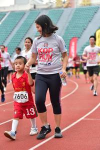 BIB: 2019, 7606
                            <button type="button" onclick="openModal(6105399)" class="btn btn-primary btn-sm float-right btn-popup" data-toggle="modal" data-target=".modal-high-quality">
                        <i class="fas fa-shopping-cart"></i> Add to Cart
                    </button>
                                            <button type="button" onclick="isThisMe(6105399, true)" class="btn btn-success btn-sm float-right btn-popup btn-isme hidden" data-toggle="tooltip" data-placement="bottom" title="นี่คือรูปของคุณใช่ไหม คลิกที่นี่เพื่อเอาเข้าอัลบั้ม">
                        <i class="fas fa-plus"></i> Add to album
                    </button>
                    <button type="button" onclick="isThisMe(6105399, false)" class="btn btn-warning btn-sm float-right btn-popup btn-isnotme hidden">
                        <i class="fas fa-ban"></i> Remove from album
                    </button>