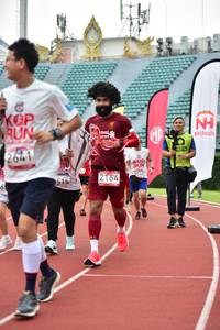 BIB: 2641, 540, 2164, 515
                            <button type="button" onclick="openModal(6105113)" class="btn btn-primary btn-sm float-right btn-popup" data-toggle="modal" data-target=".modal-high-quality">
                        <i class="fas fa-shopping-cart"></i> Add to Cart
                    </button>
                                            <button type="button" onclick="isThisMe(6105113, true)" class="btn btn-success btn-sm float-right btn-popup btn-isme hidden" data-toggle="tooltip" data-placement="bottom" title="นี่คือรูปของคุณใช่ไหม คลิกที่นี่เพื่อเอาเข้าอัลบั้ม">
                        <i class="fas fa-plus"></i> Add to album
                    </button>
                    <button type="button" onclick="isThisMe(6105113, false)" class="btn btn-warning btn-sm float-right btn-popup btn-isnotme hidden">
                        <i class="fas fa-ban"></i> Remove from album
                    </button>