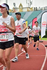 BIB: 2013, 4475, 5871, 009
                            <button type="button" onclick="openModal(6105709)" class="btn btn-primary btn-sm float-right btn-popup" data-toggle="modal" data-target=".modal-high-quality">
                        <i class="fas fa-shopping-cart"></i> Add to Cart
                    </button>
                                            <button type="button" onclick="isThisMe(6105709, true)" class="btn btn-success btn-sm float-right btn-popup btn-isme hidden" data-toggle="tooltip" data-placement="bottom" title="นี่คือรูปของคุณใช่ไหม คลิกที่นี่เพื่อเอาเข้าอัลบั้ม">
                        <i class="fas fa-plus"></i> Add to album
                    </button>
                    <button type="button" onclick="isThisMe(6105709, false)" class="btn btn-warning btn-sm float-right btn-popup btn-isnotme hidden">
                        <i class="fas fa-ban"></i> Remove from album
                    </button>