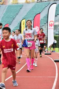 BIB: 1878
                            <button type="button" onclick="openModal(6105188)" class="btn btn-primary btn-sm float-right btn-popup" data-toggle="modal" data-target=".modal-high-quality">
                        <i class="fas fa-shopping-cart"></i> Add to Cart
                    </button>
                                            <button type="button" onclick="isThisMe(6105188, true)" class="btn btn-success btn-sm float-right btn-popup btn-isme hidden" data-toggle="tooltip" data-placement="bottom" title="นี่คือรูปของคุณใช่ไหม คลิกที่นี่เพื่อเอาเข้าอัลบั้ม">
                        <i class="fas fa-plus"></i> Add to album
                    </button>
                    <button type="button" onclick="isThisMe(6105188, false)" class="btn btn-warning btn-sm float-right btn-popup btn-isnotme hidden">
                        <i class="fas fa-ban"></i> Remove from album
                    </button>