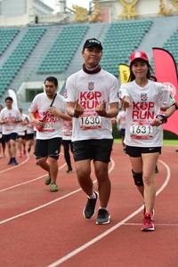 BIB: 1631, 1630, 008
                            <button type="button" onclick="openModal(6106075)" class="btn btn-primary btn-sm float-right btn-popup" data-toggle="modal" data-target=".modal-high-quality">
                        <i class="fas fa-shopping-cart"></i> Add to Cart
                    </button>
                                            <button type="button" onclick="isThisMe(6106075, true)" class="btn btn-success btn-sm float-right btn-popup btn-isme hidden" data-toggle="tooltip" data-placement="bottom" title="นี่คือรูปของคุณใช่ไหม คลิกที่นี่เพื่อเอาเข้าอัลบั้ม">
                        <i class="fas fa-plus"></i> Add to album
                    </button>
                    <button type="button" onclick="isThisMe(6106075, false)" class="btn btn-warning btn-sm float-right btn-popup btn-isnotme hidden">
                        <i class="fas fa-ban"></i> Remove from album
                    </button>