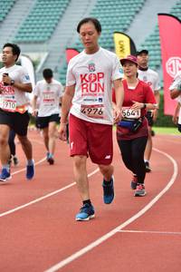 BIB: 1910, 4976, 5641
                            <button type="button" onclick="openModal(6106072)" class="btn btn-primary btn-sm float-right btn-popup" data-toggle="modal" data-target=".modal-high-quality">
                        <i class="fas fa-shopping-cart"></i> Add to Cart
                    </button>
                                            <button type="button" onclick="isThisMe(6106072, true)" class="btn btn-success btn-sm float-right btn-popup btn-isme hidden" data-toggle="tooltip" data-placement="bottom" title="นี่คือรูปของคุณใช่ไหม คลิกที่นี่เพื่อเอาเข้าอัลบั้ม">
                        <i class="fas fa-plus"></i> Add to album
                    </button>
                    <button type="button" onclick="isThisMe(6106072, false)" class="btn btn-warning btn-sm float-right btn-popup btn-isnotme hidden">
                        <i class="fas fa-ban"></i> Remove from album
                    </button>