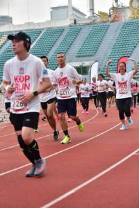 BIB: 4471, 4853, 2266
                            <button type="button" onclick="openModal(6105494)" class="btn btn-primary btn-sm float-right btn-popup" data-toggle="modal" data-target=".modal-high-quality">
                        <i class="fas fa-shopping-cart"></i> Add to Cart
                    </button>
                                            <button type="button" onclick="isThisMe(6105494, true)" class="btn btn-success btn-sm float-right btn-popup btn-isme hidden" data-toggle="tooltip" data-placement="bottom" title="นี่คือรูปของคุณใช่ไหม คลิกที่นี่เพื่อเอาเข้าอัลบั้ม">
                        <i class="fas fa-plus"></i> Add to album
                    </button>
                    <button type="button" onclick="isThisMe(6105494, false)" class="btn btn-warning btn-sm float-right btn-popup btn-isnotme hidden">
                        <i class="fas fa-ban"></i> Remove from album
                    </button>