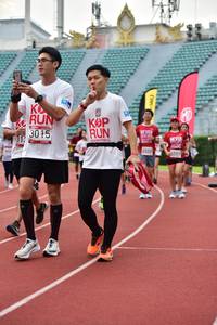 BIB: 3015, 6558
                            <button type="button" onclick="openModal(6105218)" class="btn btn-primary btn-sm float-right btn-popup" data-toggle="modal" data-target=".modal-high-quality">
                        <i class="fas fa-shopping-cart"></i> Add to Cart
                    </button>
                                            <button type="button" onclick="isThisMe(6105218, true)" class="btn btn-success btn-sm float-right btn-popup btn-isme hidden" data-toggle="tooltip" data-placement="bottom" title="นี่คือรูปของคุณใช่ไหม คลิกที่นี่เพื่อเอาเข้าอัลบั้ม">
                        <i class="fas fa-plus"></i> Add to album
                    </button>
                    <button type="button" onclick="isThisMe(6105218, false)" class="btn btn-warning btn-sm float-right btn-popup btn-isnotme hidden">
                        <i class="fas fa-ban"></i> Remove from album
                    </button>