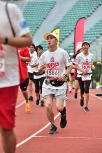 BIB: 1886, 4009
                            <button type="button" onclick="openModal(6105301)" class="btn btn-primary btn-sm float-right btn-popup" data-toggle="modal" data-target=".modal-high-quality">
                        <i class="fas fa-shopping-cart"></i> Add to Cart
                    </button>
                                            <button type="button" onclick="isThisMe(6105301, true)" class="btn btn-success btn-sm float-right btn-popup btn-isme hidden" data-toggle="tooltip" data-placement="bottom" title="นี่คือรูปของคุณใช่ไหม คลิกที่นี่เพื่อเอาเข้าอัลบั้ม">
                        <i class="fas fa-plus"></i> Add to album
                    </button>
                    <button type="button" onclick="isThisMe(6105301, false)" class="btn btn-warning btn-sm float-right btn-popup btn-isnotme hidden">
                        <i class="fas fa-ban"></i> Remove from album
                    </button>