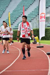 BIB: 2805, 201
                            <button type="button" onclick="openModal(6105978)" class="btn btn-primary btn-sm float-right btn-popup" data-toggle="modal" data-target=".modal-high-quality">
                        <i class="fas fa-shopping-cart"></i> Add to Cart
                    </button>
                                            <button type="button" onclick="isThisMe(6105978, true)" class="btn btn-success btn-sm float-right btn-popup btn-isme hidden" data-toggle="tooltip" data-placement="bottom" title="นี่คือรูปของคุณใช่ไหม คลิกที่นี่เพื่อเอาเข้าอัลบั้ม">
                        <i class="fas fa-plus"></i> Add to album
                    </button>
                    <button type="button" onclick="isThisMe(6105978, false)" class="btn btn-warning btn-sm float-right btn-popup btn-isnotme hidden">
                        <i class="fas fa-ban"></i> Remove from album
                    </button>