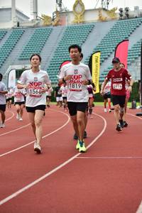 BIB: 1819, 1566, 3974
                            <button type="button" onclick="openModal(6105624)" class="btn btn-primary btn-sm float-right btn-popup" data-toggle="modal" data-target=".modal-high-quality">
                        <i class="fas fa-shopping-cart"></i> Add to Cart
                    </button>
                                            <button type="button" onclick="isThisMe(6105624, true)" class="btn btn-success btn-sm float-right btn-popup btn-isme hidden" data-toggle="tooltip" data-placement="bottom" title="นี่คือรูปของคุณใช่ไหม คลิกที่นี่เพื่อเอาเข้าอัลบั้ม">
                        <i class="fas fa-plus"></i> Add to album
                    </button>
                    <button type="button" onclick="isThisMe(6105624, false)" class="btn btn-warning btn-sm float-right btn-popup btn-isnotme hidden">
                        <i class="fas fa-ban"></i> Remove from album
                    </button>