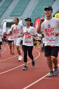 BIB: 3833, 4719, 2062, 2656
                            <button type="button" onclick="openModal(6105904)" class="btn btn-primary btn-sm float-right btn-popup" data-toggle="modal" data-target=".modal-high-quality">
                        <i class="fas fa-shopping-cart"></i> Add to Cart
                    </button>
                                            <button type="button" onclick="isThisMe(6105904, true)" class="btn btn-success btn-sm float-right btn-popup btn-isme hidden" data-toggle="tooltip" data-placement="bottom" title="นี่คือรูปของคุณใช่ไหม คลิกที่นี่เพื่อเอาเข้าอัลบั้ม">
                        <i class="fas fa-plus"></i> Add to album
                    </button>
                    <button type="button" onclick="isThisMe(6105904, false)" class="btn btn-warning btn-sm float-right btn-popup btn-isnotme hidden">
                        <i class="fas fa-ban"></i> Remove from album
                    </button>